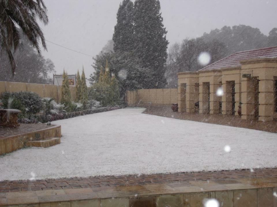 African Crest Guest House Vereeniging Exterior foto